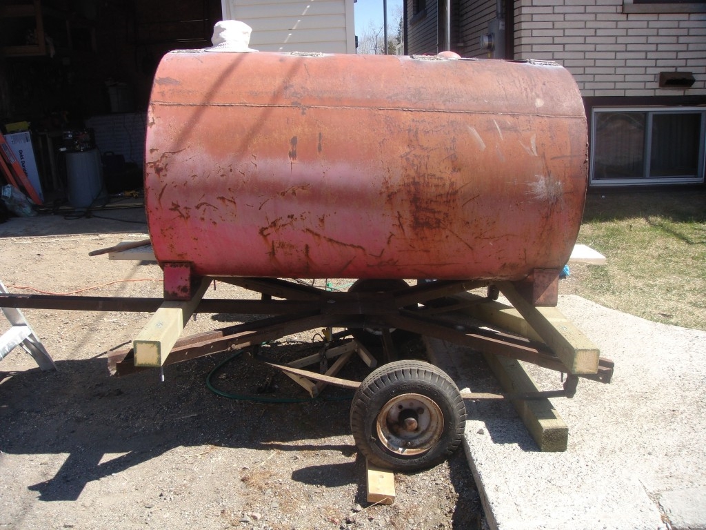 Oil tank on trailer